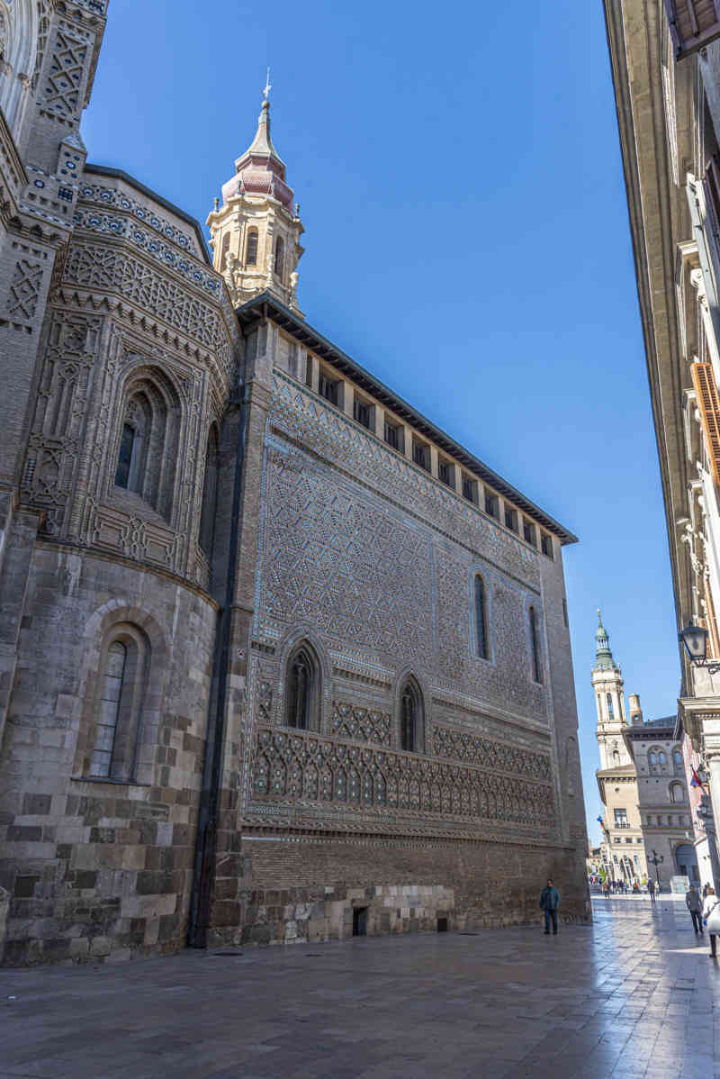 Zaragoza 033 - catedral del Salvador (la Seo).jpg